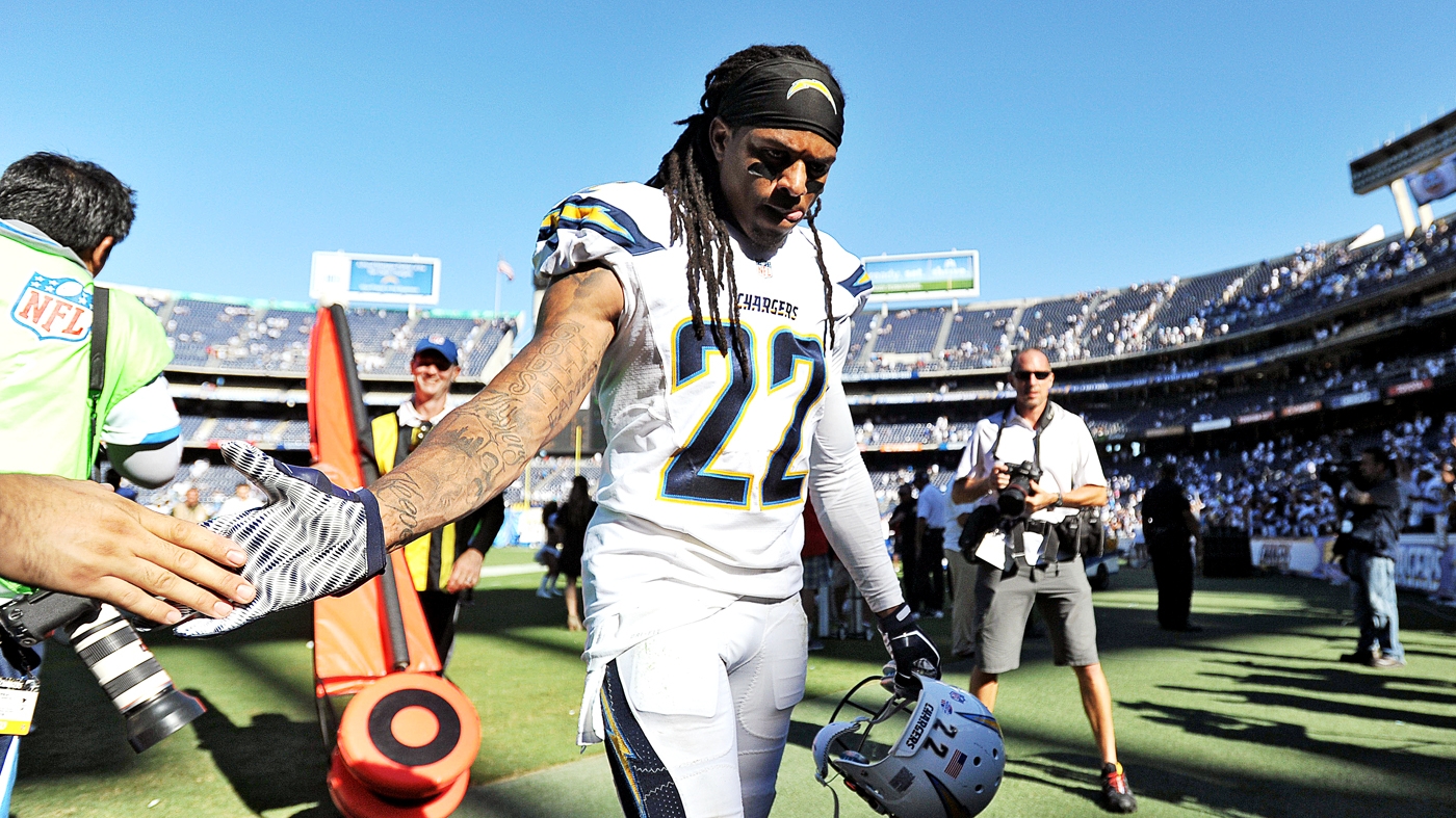 Russell Wilson boldly wears own jersey to camp