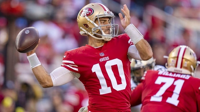 49ers' Jimmy Garoppolo says knee is a little sore, feels hit by