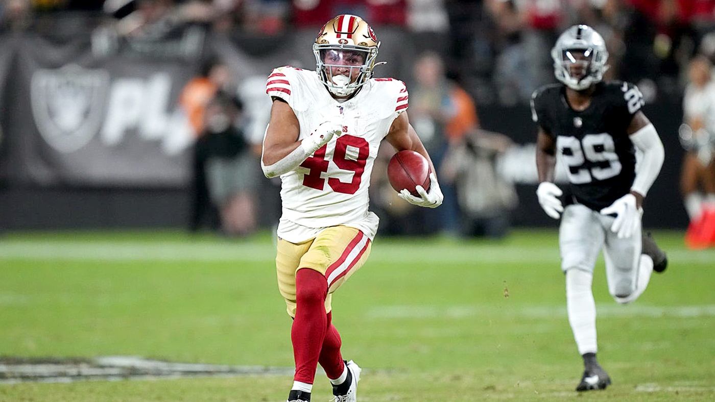 Kyle Shanahan of the 49ers liked the way rookie RB Isaac Guerendo ran in his first preseason game despite not training in protective gear