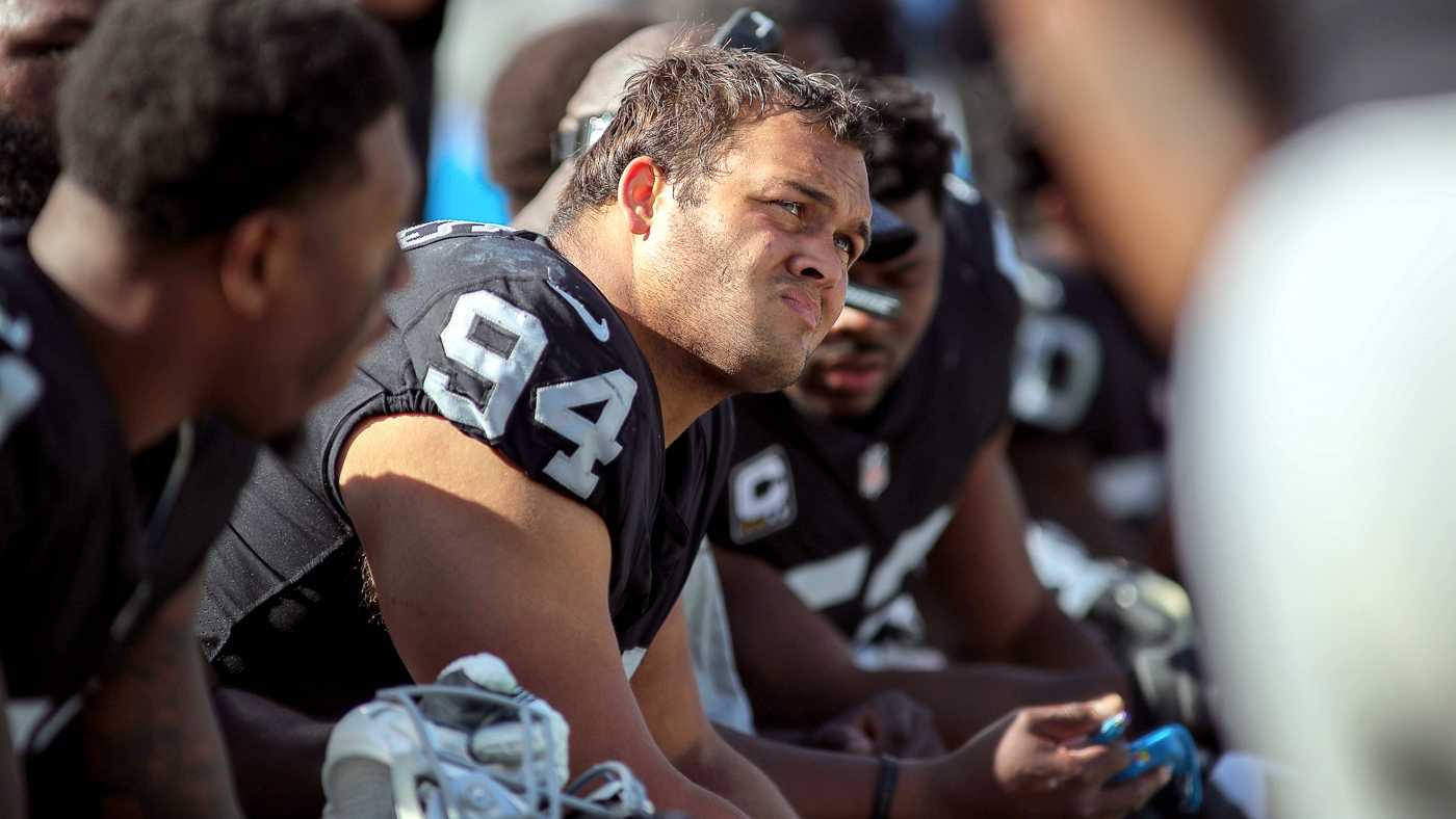 Raiders lose rookie DT Eddie Vanderdoes to torn ACL