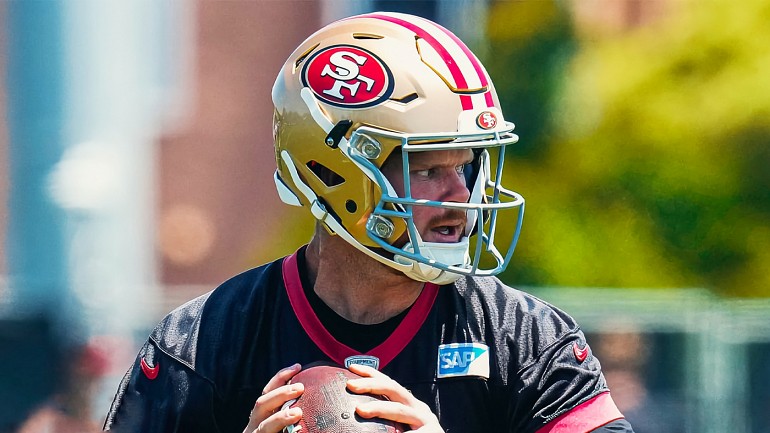 San Francisco 49ers tight end George Kittle (85) warms up before an NFL  football game against the Carolina Panthers on Sunday, Oct. 09, 2022, in  Charlotte, N.C. (AP Photo/Rusty Jones Stock Photo - Alamy