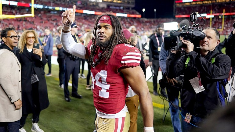 Fred Warner Shouts Out the 'Amazing Fans' Following 49ers Win in Mexico City