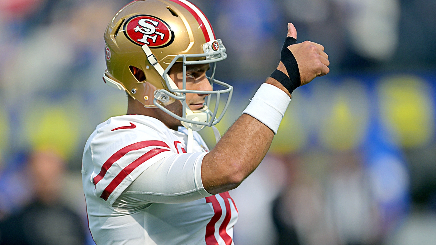 49ers QB Jimmy Garoppolo tests sore thumb that still 'hurts'