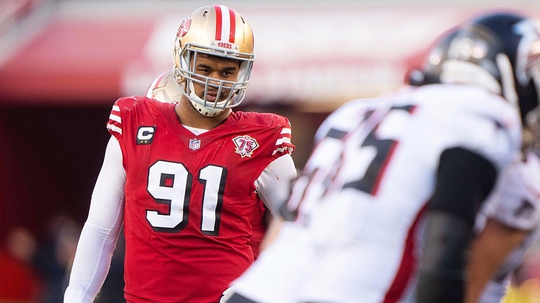 San Francisco 49ers Arik Armstead (91) rushes the pass against