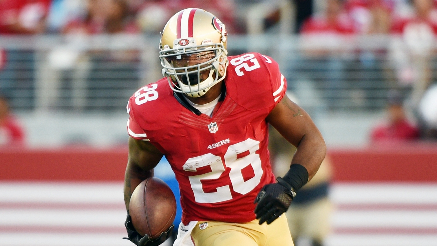 Carlos Hyde Injury: Updates on 49ers RB's Shoulder and Return