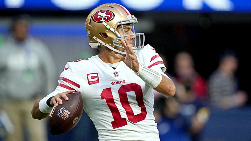 Santa Clara, California, USA. 07th Nov, 2021. San Francisco 49ers middle  linebacker Fred Warner (54) takes the field, before a NFL football game  between the Arizona Cardinals and the San Francisco 49ers