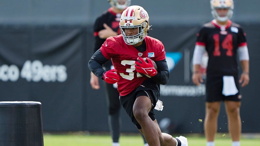 49ers' Ty Davis-Price challenging Jordan Mason for third running