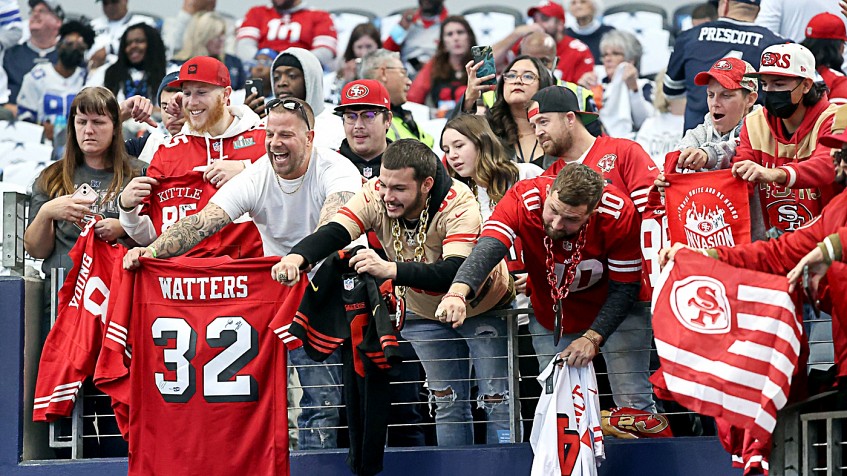 Watch Cowboys, 49ers fans stampede into Jerryworld for playoff game