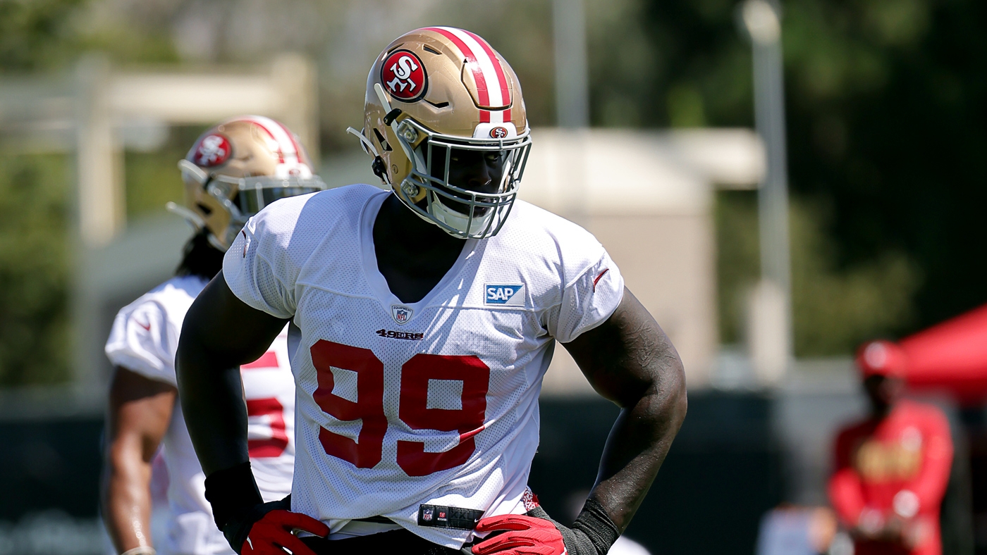 San Francisco 49ers defensive tackle Javon Kinlaw (99) is