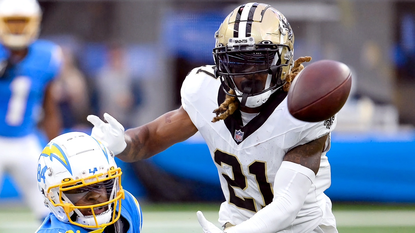 New Orleans Saints cornerback Bradley Roby (21) defends during an