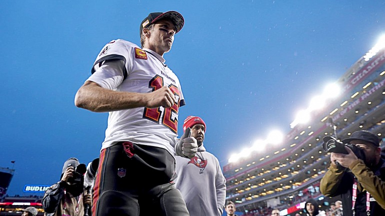 49ers Players Ask for Photos, Autograph With Tom Brady After Win