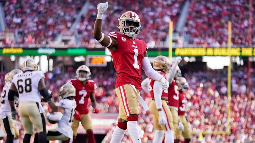 Photos from San Francisco 49ers now 7-4 with 13-0 shutout win over