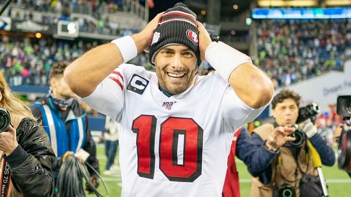 Tom Brady caught on camera giving cheeky message to Jimmy Garoppolo before  Raiders debut - Mirror Online