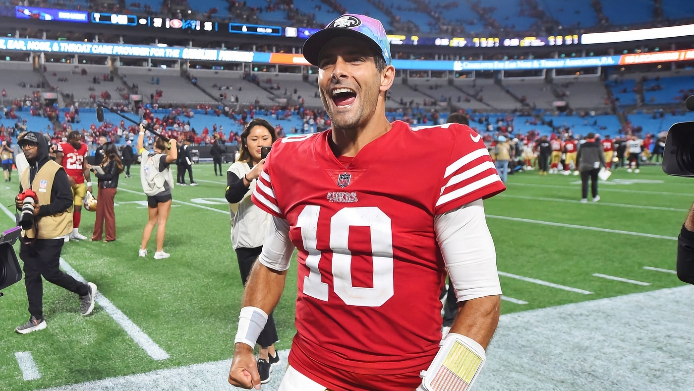 Jimmy Garoppolo looking over his shoulder ahead of 49ers game vs