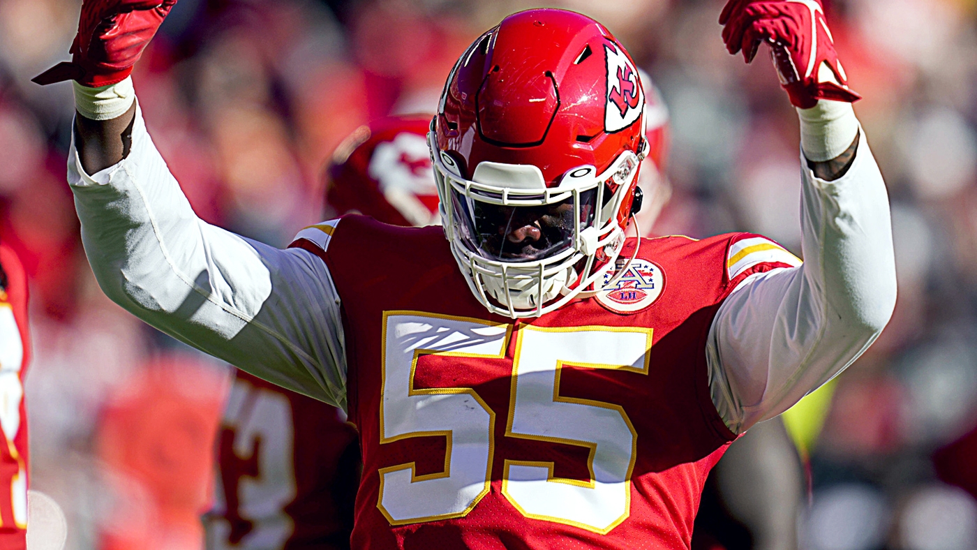 Kansas City Chiefs defensive end Frank Clark (55) rushes on