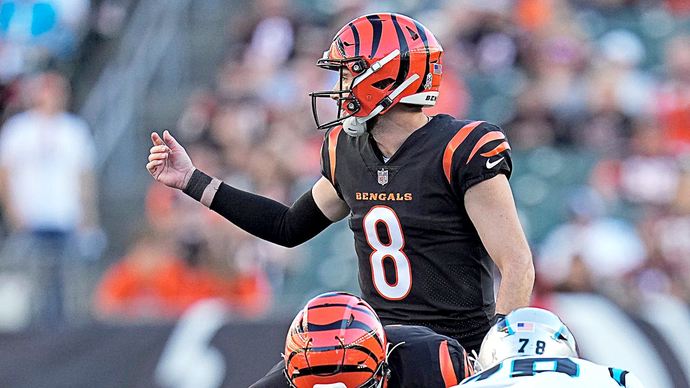 Cincinnati Bengals quarterback Brandon Allen (8) passes during