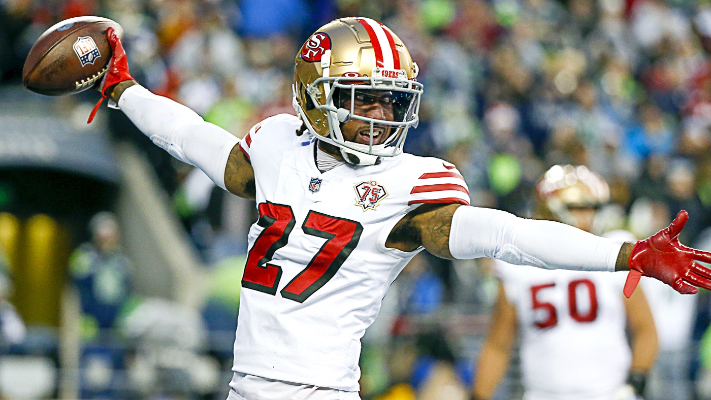 49ers Celebrate Postgame Following 35-16 Win Over Cardinals 