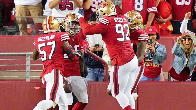 49ers Celebrate Postgame Following 35-16 Win Over Cardinals 