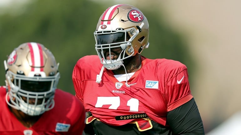 49ers' Trent Williams exits practice with knee issue