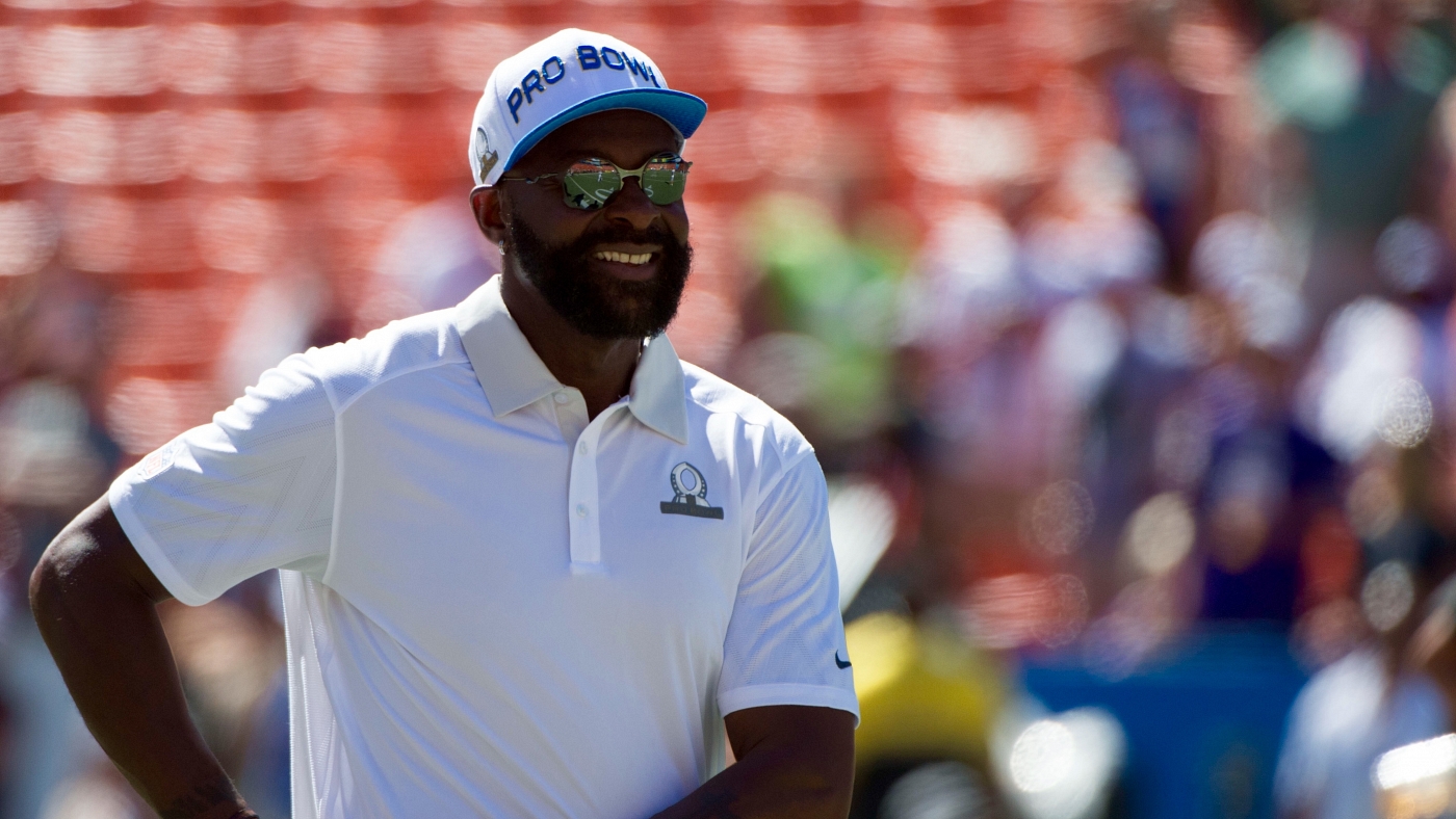 Video: Jerry Rice in attendance at Monday's 49ers practice | 49ers Webzone